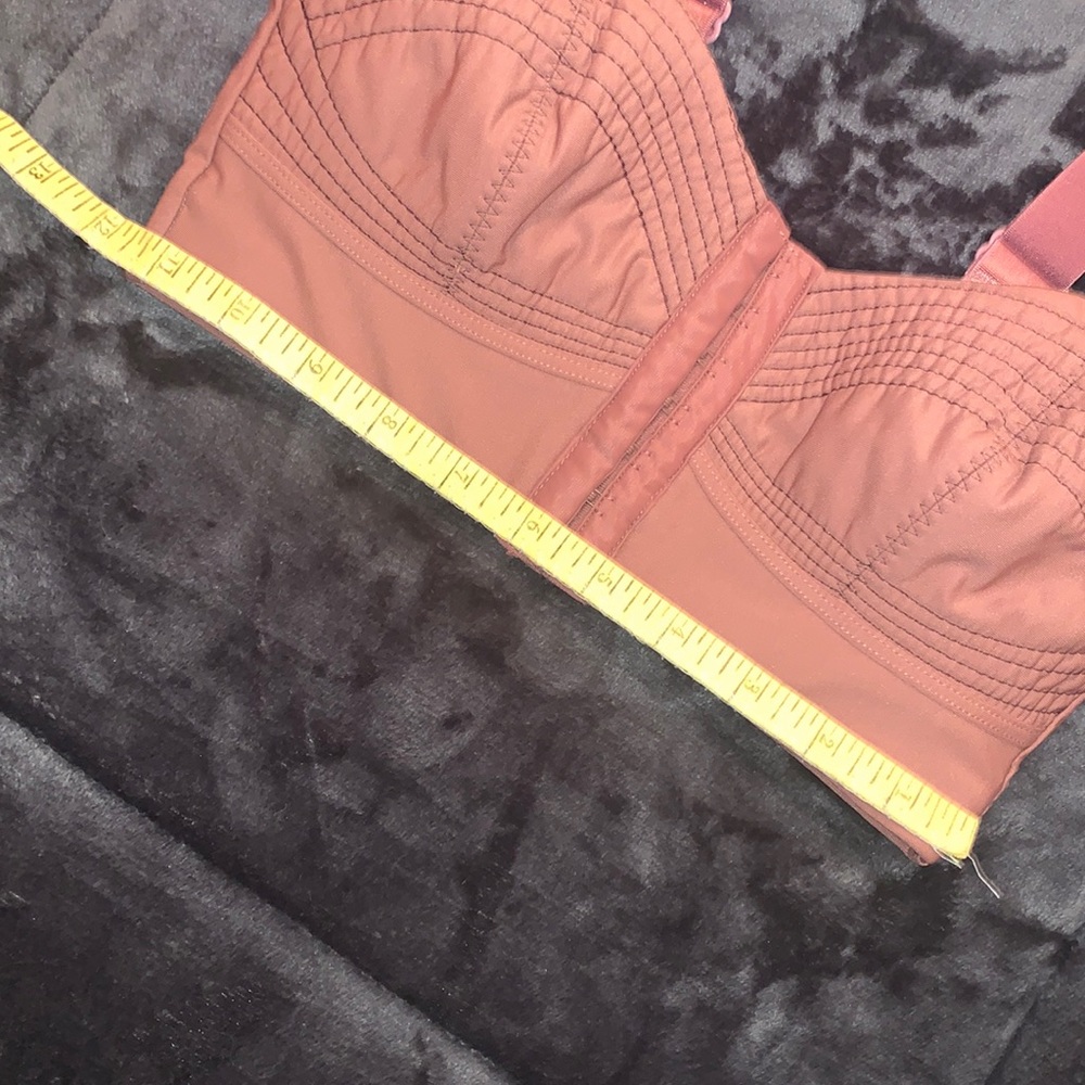 Fabletics Sports Bra - Picture 5 of 5